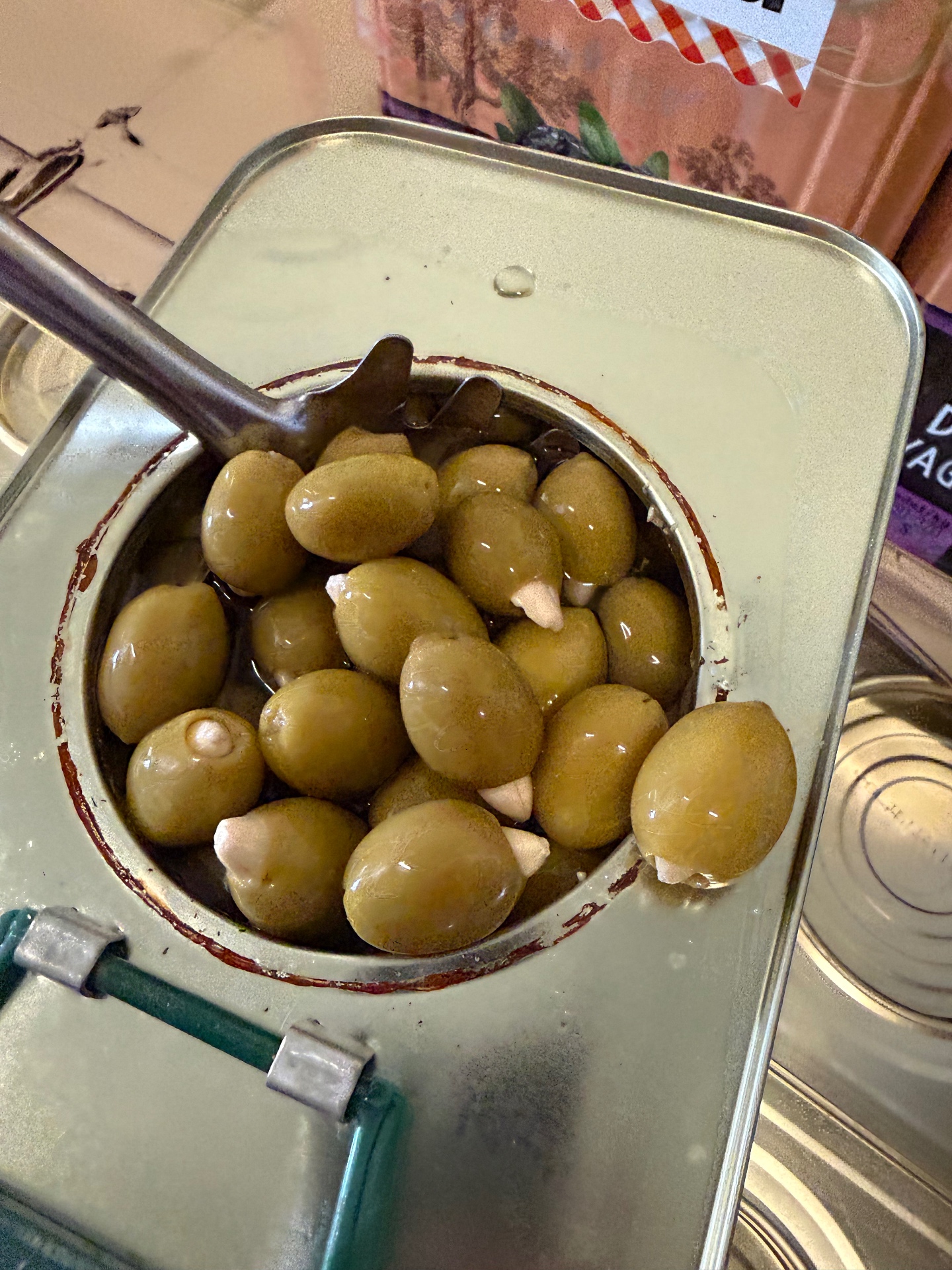 Greckie oliwki Chalkidiki nadziewane migdałami
