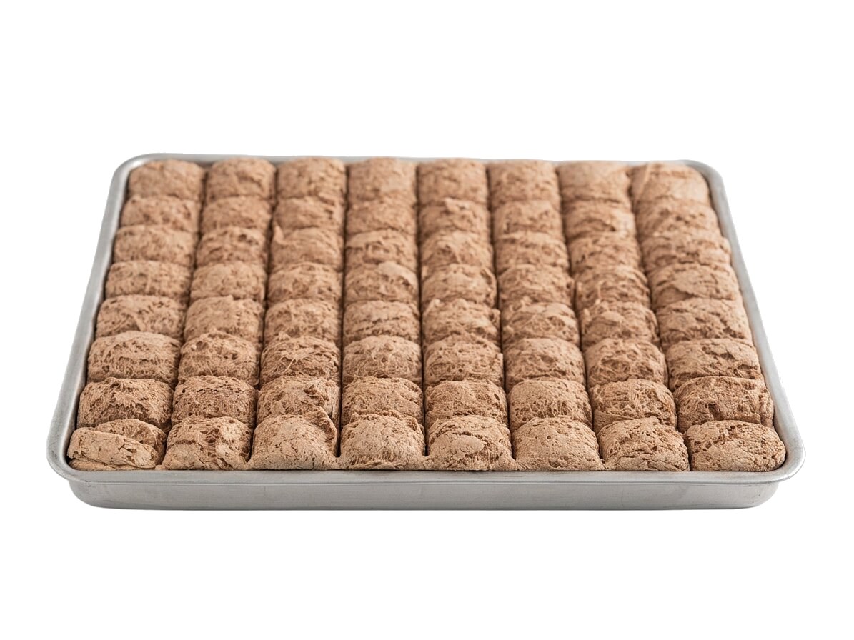 Chałwa sezamowa kakaowa krojona jak Baklava – taca 5kg — tradycyjna chałwa turecka sezamowa Oruç Dede, mała manufaktura ze Stambułu, chałwa bez emulgatorów i bez oleju palmowego